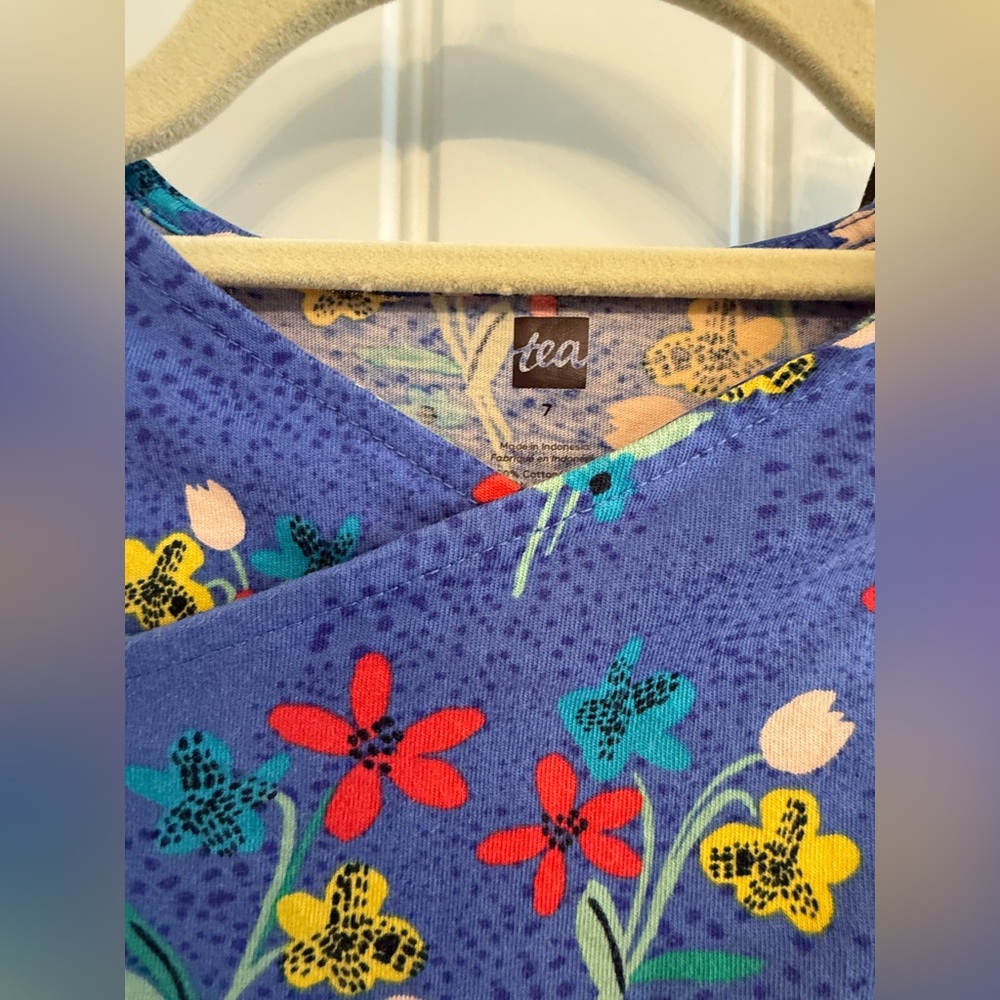 Girls dress size 7 by the Tea collection. Perfect for springtime & summer. - Picture 2 of 3